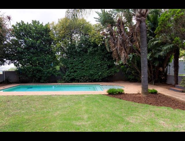 2 BEDROOM TOWNHOUSE FOR SALE IN RADIOKOP